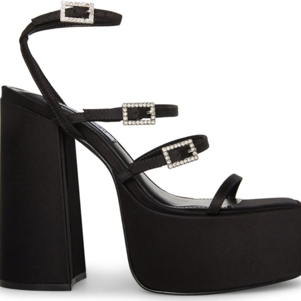 SOLD.      Elegant Black Platform Heels